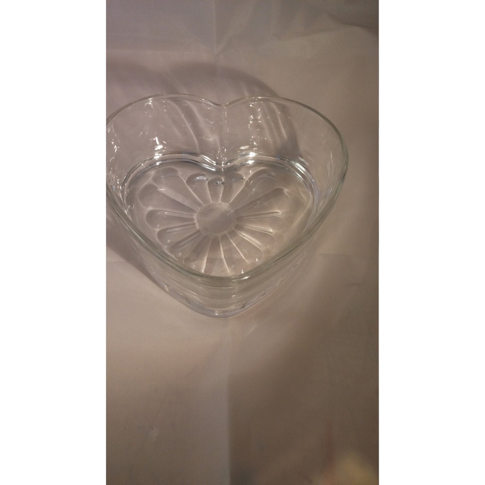 Cut glass heart shaped embossed candy dish - Picture 2 of 5